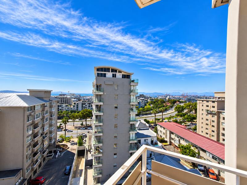 2 Bedroom Property for Sale in Green Point Western Cape